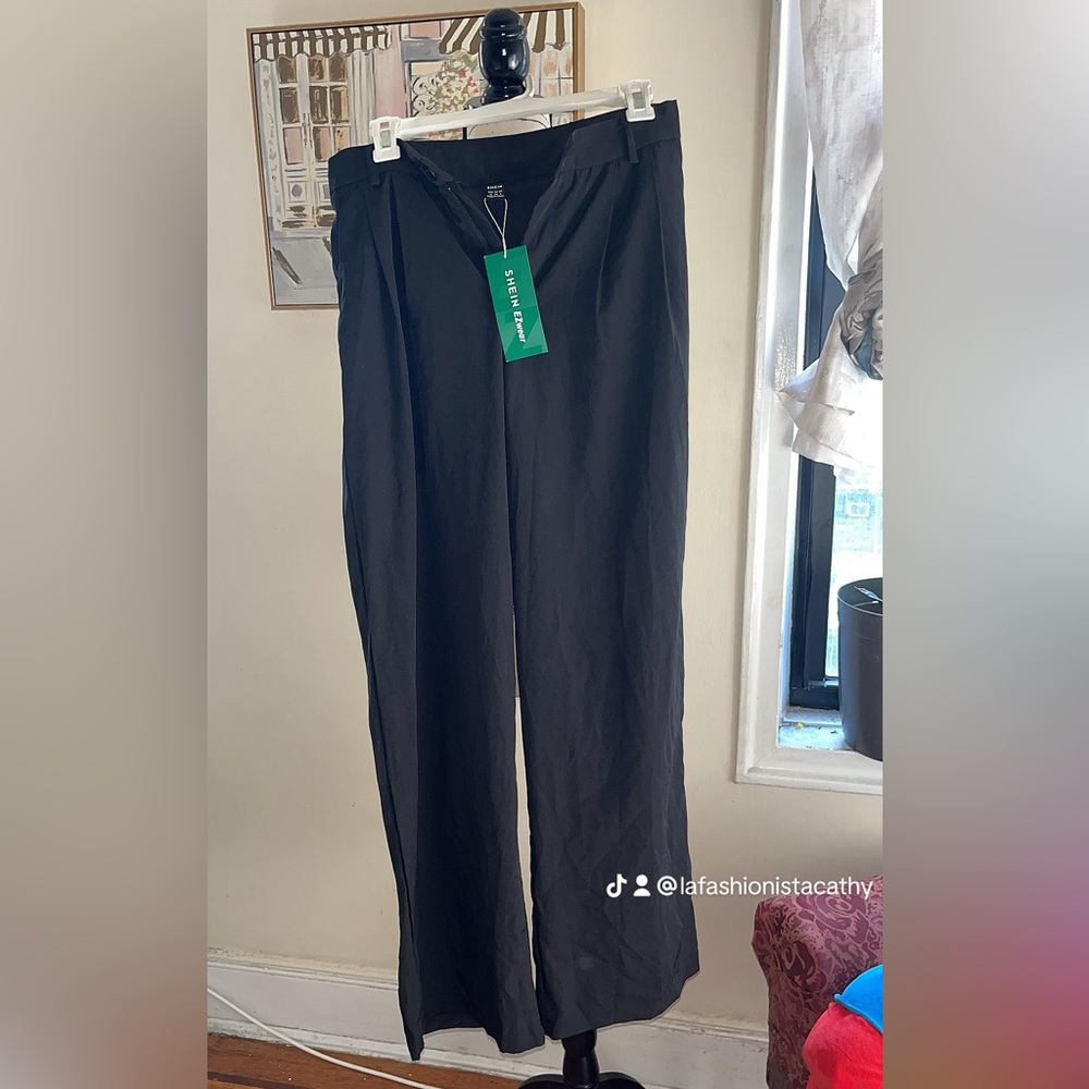 Woman slacks - Picture 2 of 2